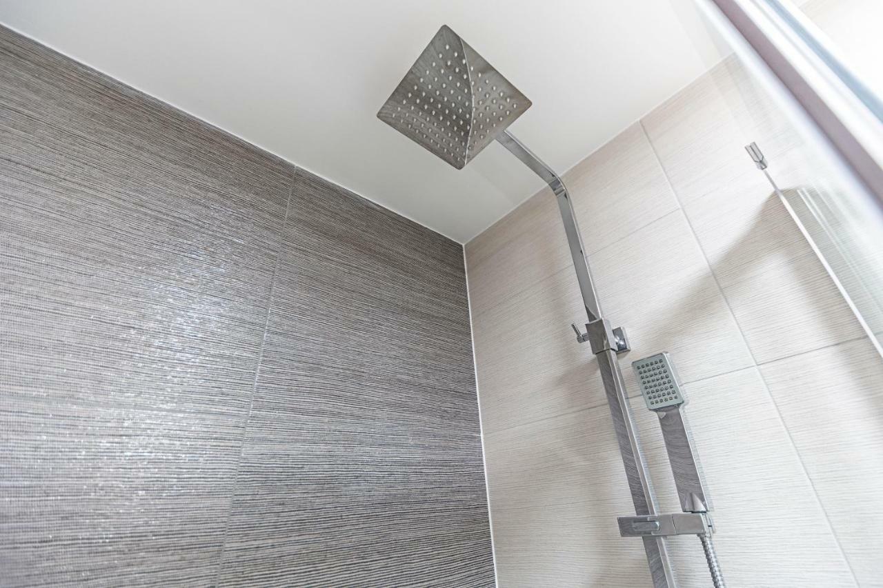 Modern Apartment Canary Wharf Лондон Экстерьер фото